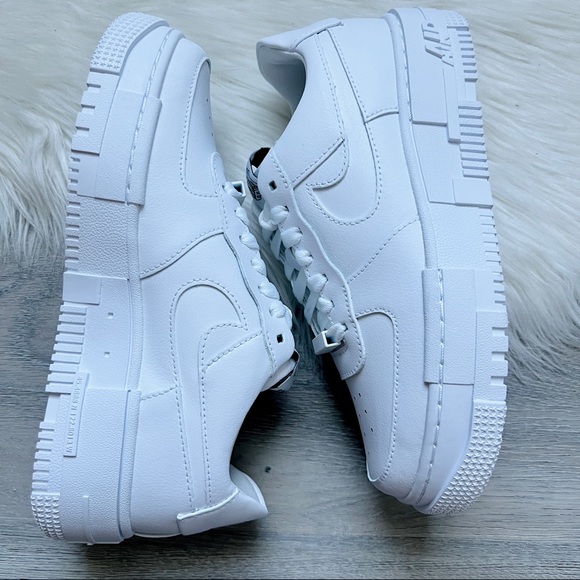 NWT Air Force 1 Pixel Women’s Shoes - Picture 6 of 11